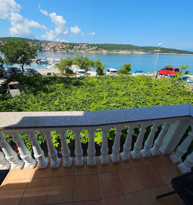 Apartment 3, Apartments Villa Tiha on the beach, Šilo, Krk Island, Croatia Šilo