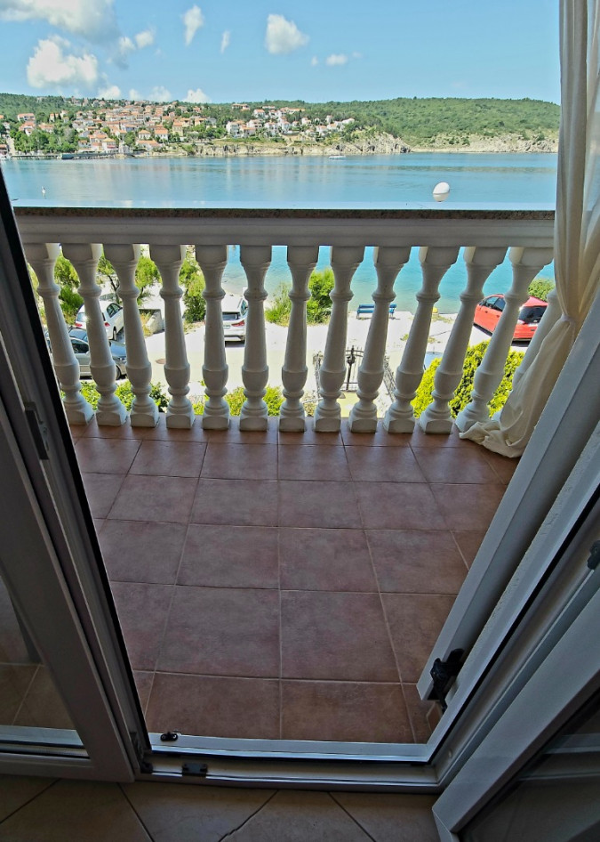 Apartment 4, Apartments Villa Tiha on the beach, Šilo, Krk Island, Croatia Šilo