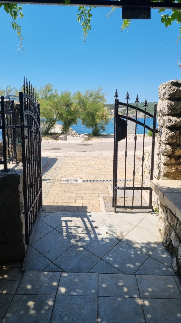 Accommodation, Apartments Villa Tiha on the beach, Šilo, Krk Island, Croatia Šilo