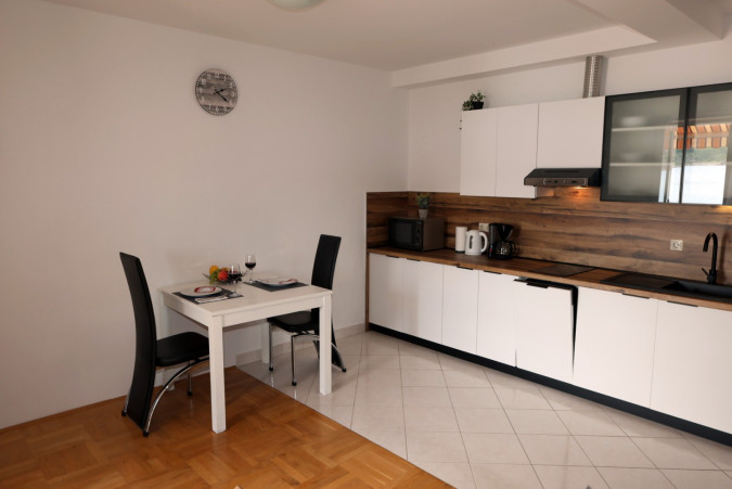 Apartment 2, Apartments Villa Tiha on the beach, Šilo, Krk Island, Croatia Šilo