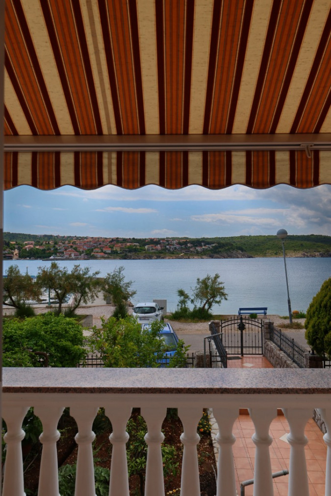 Apartment 2, Apartments Villa Tiha on the beach, Šilo, Krk Island, Croatia Šilo